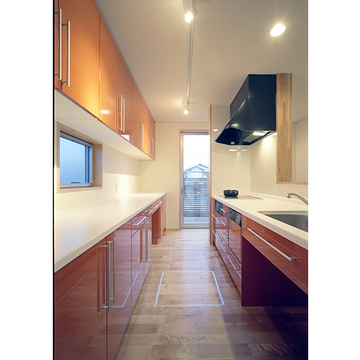 広めの作業スペースを確保したキッチン