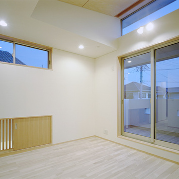 天井高のある2階洋室