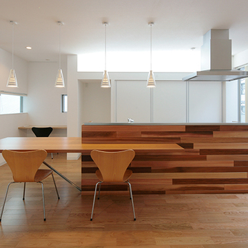 家族が集まるダイニングキッチン