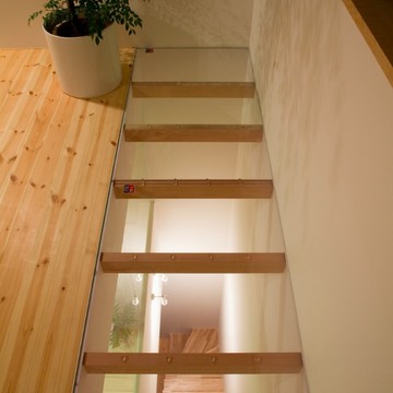 明かり取りの床ガラス