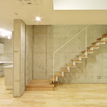 リビング脇のオープン階段