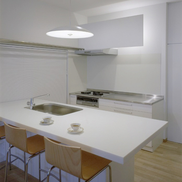 コンパクトで使い勝手の良いキッチンカウンター