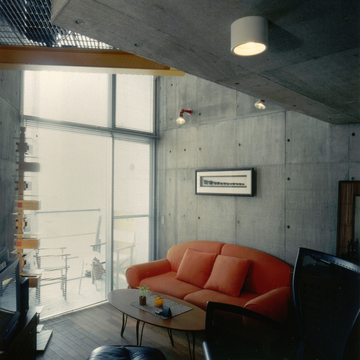 鮮やかな家具やインテリアでカラフルシンプルモダン