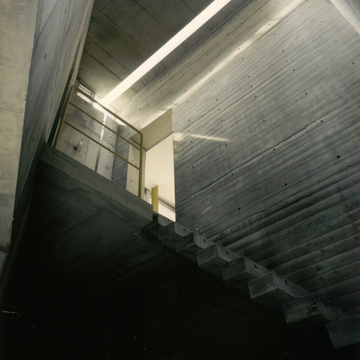 7メートルの吹き抜けの階段ホール