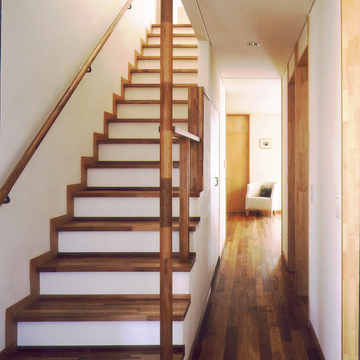 住居2階から3階へと登る階段スペース