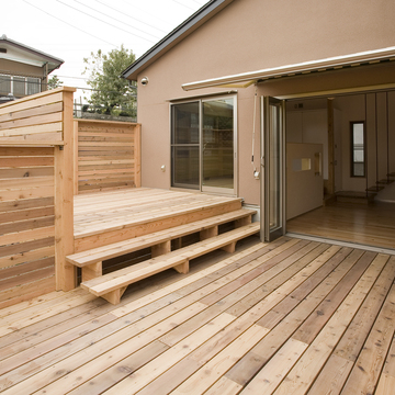 広いバルコニーはリビングの一部の様な開放感