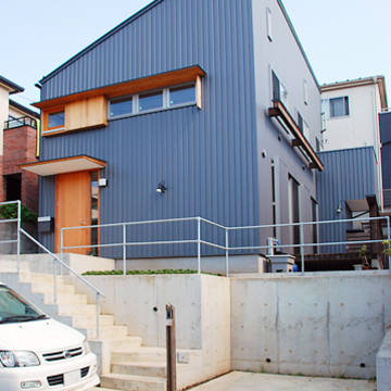 シンプルな正面外観