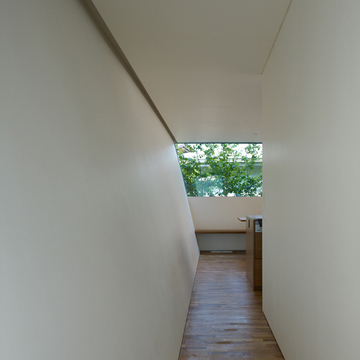 梅が丘の家　リビングへ