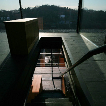 階段（エントランスより）