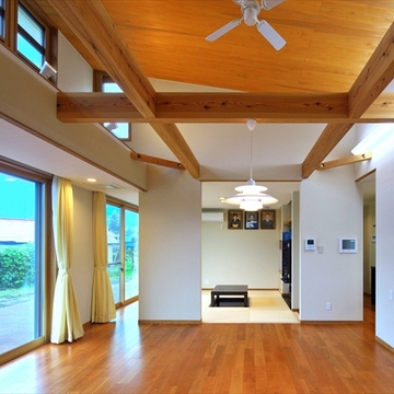 リビングから茶の間を見る