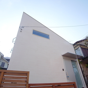 アプローチ側のプライバシーを守る外観