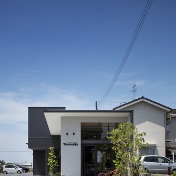 リゾート地のショップのような作りのアトリエ