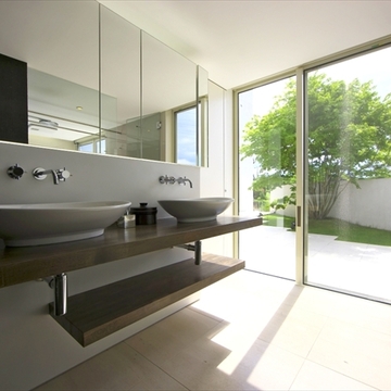 開放的で明るい洗面スペース