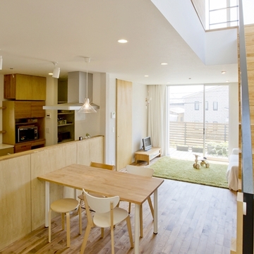 キッチンにも木のぬくもり