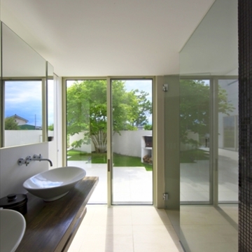 光と影でデザインする洗面スペース