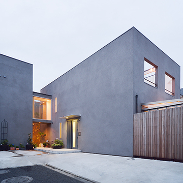 コンクリートの重厚感のある外観