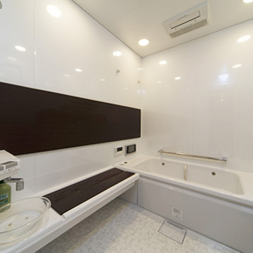 洗い場を広くとりくつろげる浴室に