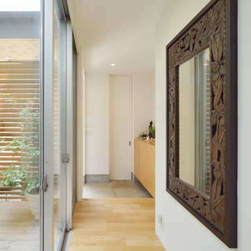 バリのリゾートテイストの玄関