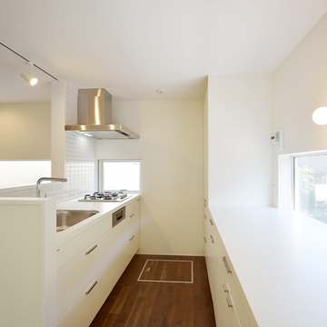 白で統一したさわやかなキッチン