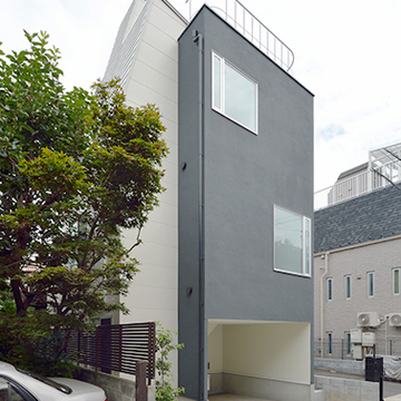 グレー×ホワイトの落ち着き感ある外観