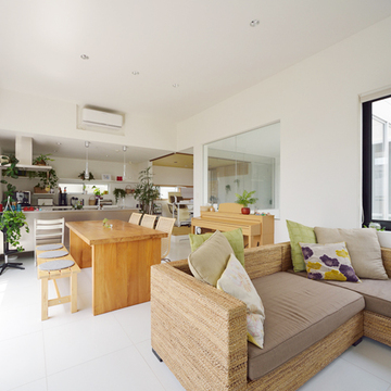 家族が集う開放感のあるリビング