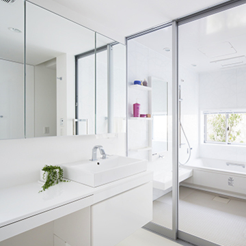 ひとつながりの空間を意識した浴室