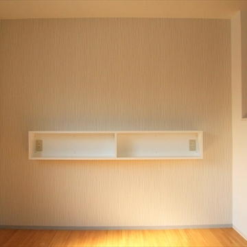 ベッド上部の飾り棚