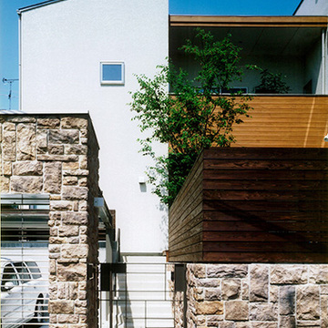 素材の組み合わせが美しい外観