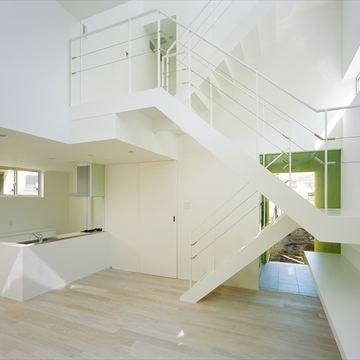 存在感のある白い階段