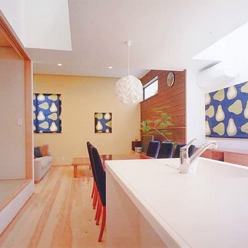 キッチンからLDKへの眺め