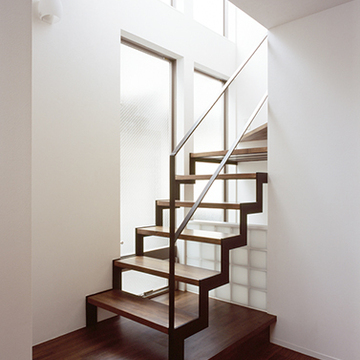 お洒落な階段とアイアンの手摺