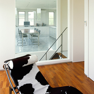 牛柄のリラックスチェア