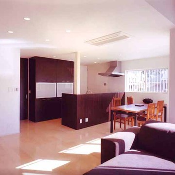 開放感があるL字型のリビング