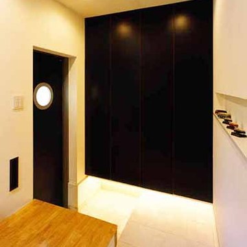 シンプルモダンな玄関スペース