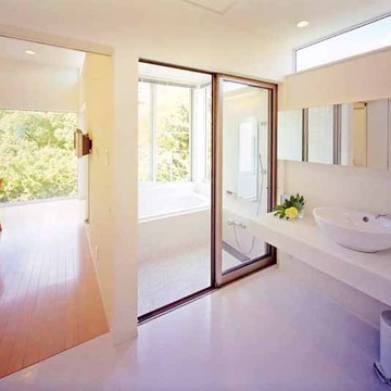 洗面スペースから見える緑