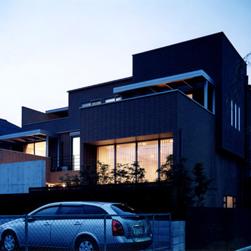 家族を包むやわらかい灯り