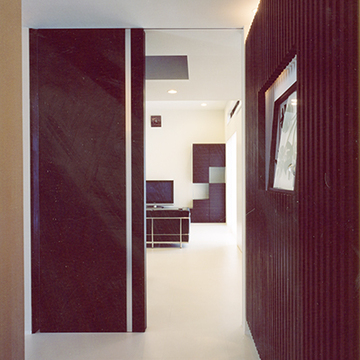 平面へ視界が広がる開放的な室内