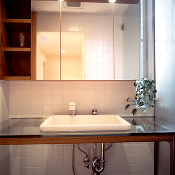 シンプルモダンな洗面室