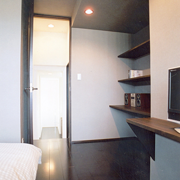 寝室から廊下への眺め