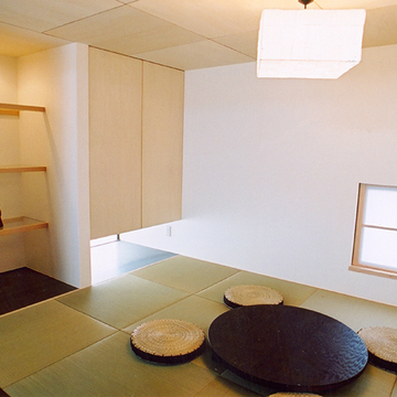 優しい色合いの明るい和室