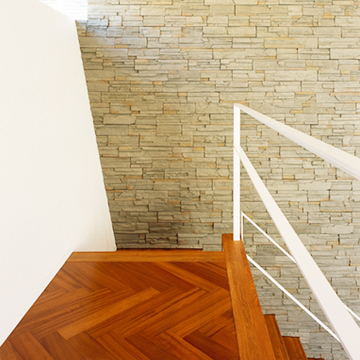 階段から続く２階廊下