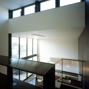 家の最も高いところに、換気も兼ねたハイサイド