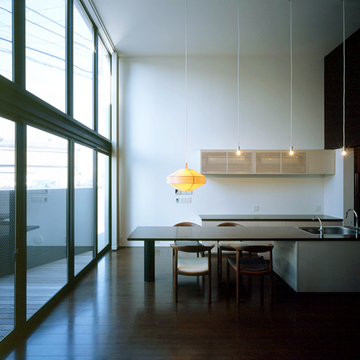 テラスとひと続きの広がりのあるダイニングキッチン