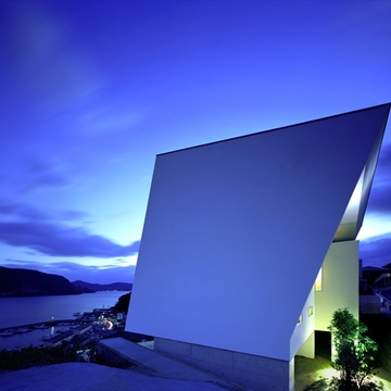 I-house [水平線の家]