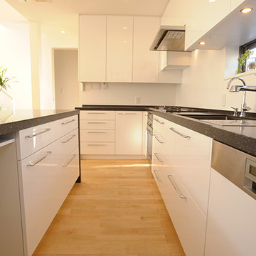 ゆったりと可動域を設けたキッチン