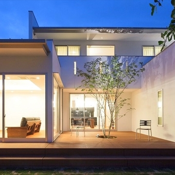 神秘的な中庭のある住まいです。