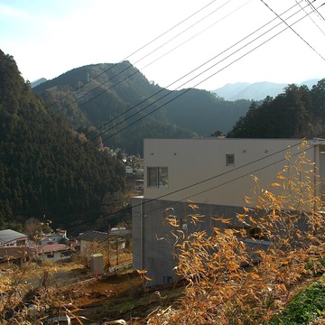 傾斜地に建っているため、眼前に広がる、遮るもののない雄大な景色