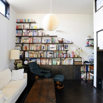 リビングの本棚