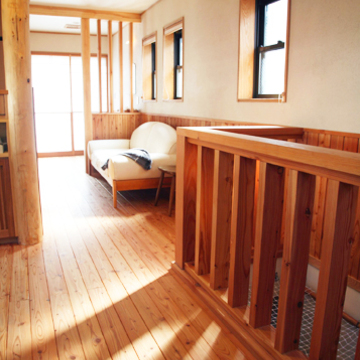 吹き抜けのリビング