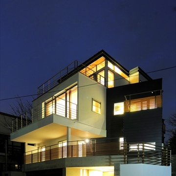 積み重なったキャンドルのような外観